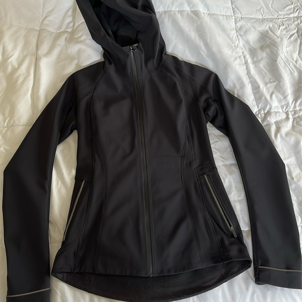 Lululemon Cross Chill Rain Jacket 🌧️